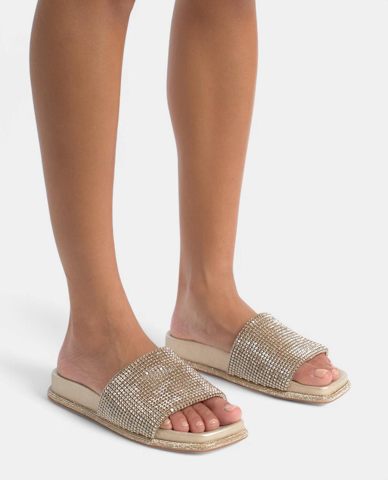 SANDAL WITH PADDED STRAP