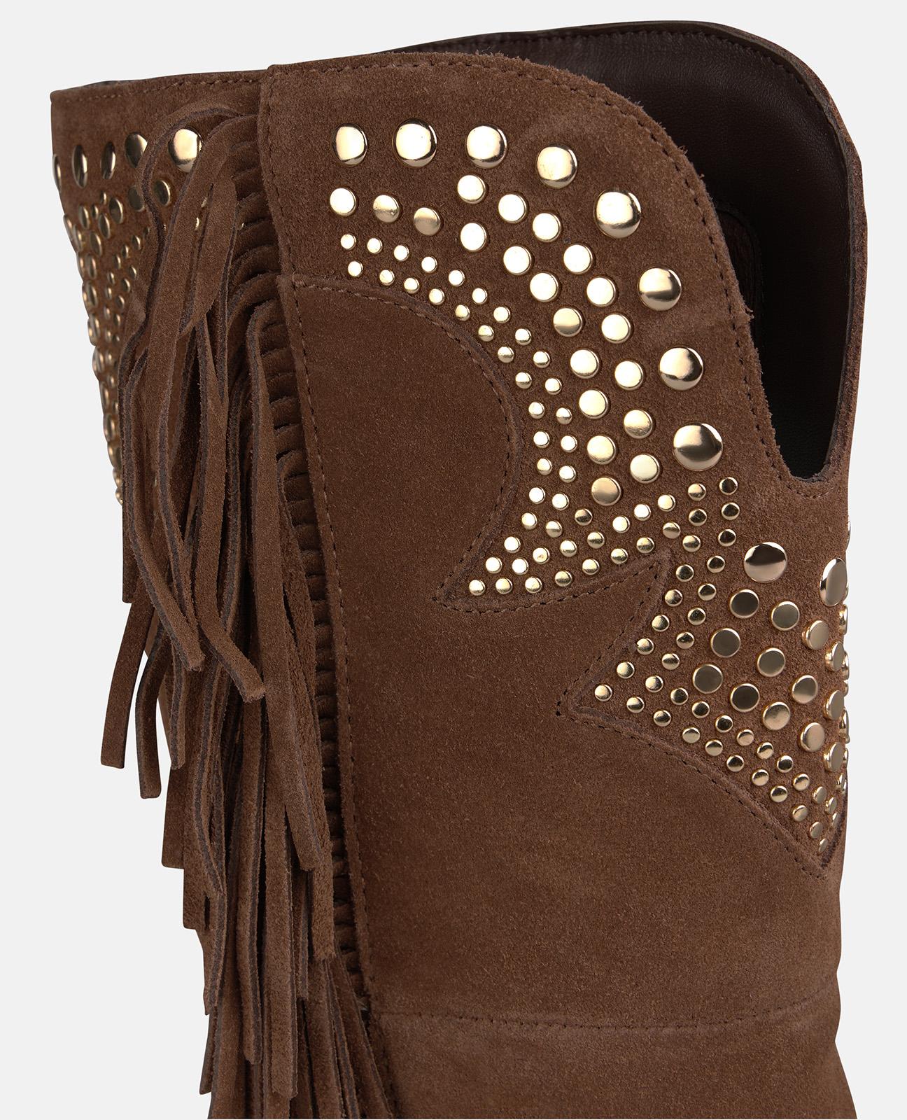 BOTA COWBOY DE ANTE CON TACHAS METÁLICAS