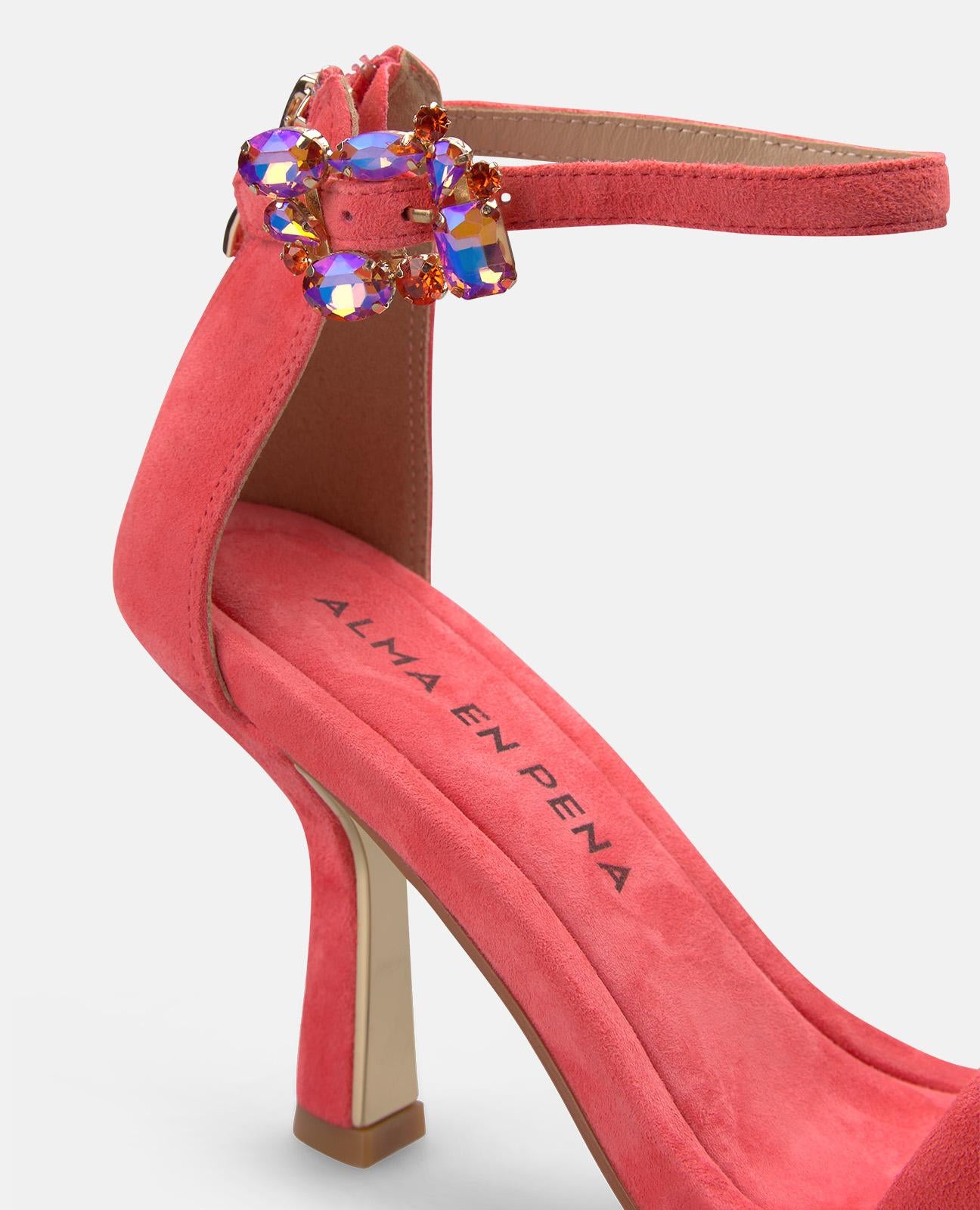 SANDALIA TACON TIRA METALIZADA