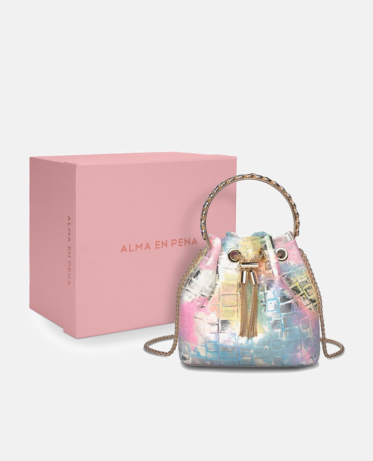 BOWLER BAG WITH PENDANT DETAIL