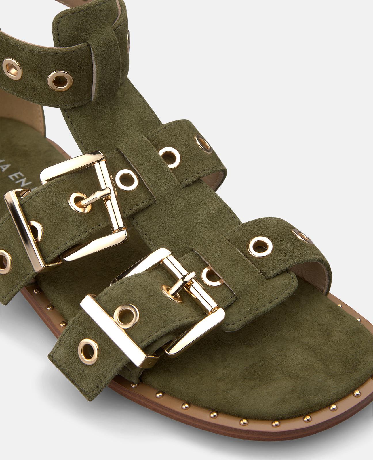 SANDALIA PLANA CON HEBILLA ANCHA