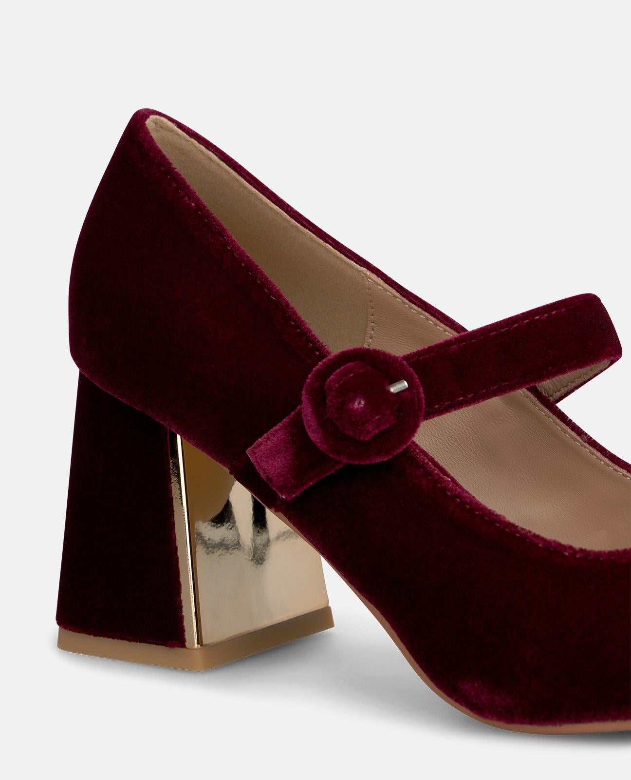 ZAPATO TACÓN DE TERCIOPELO CON HEBILLA