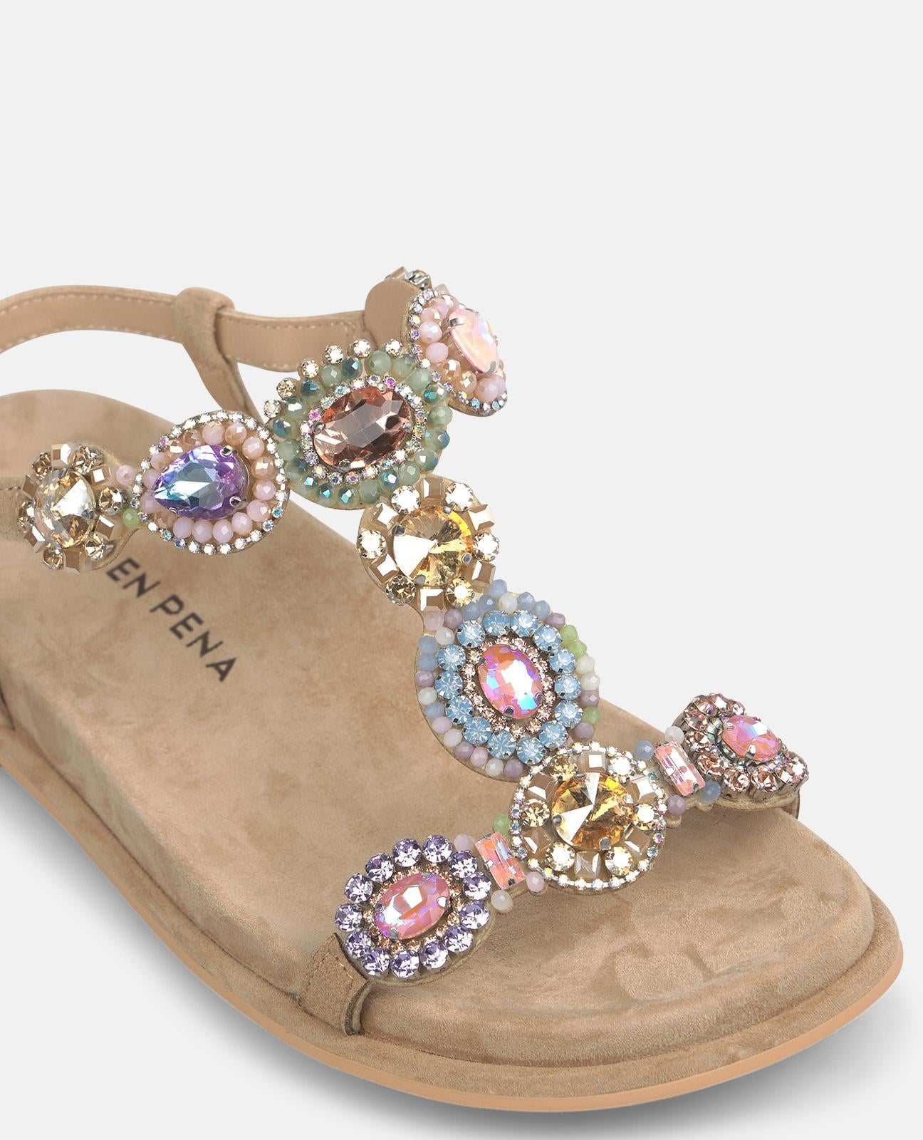 SANDÁLIA PLANA COM DETALHE DE STRASS BAIXO