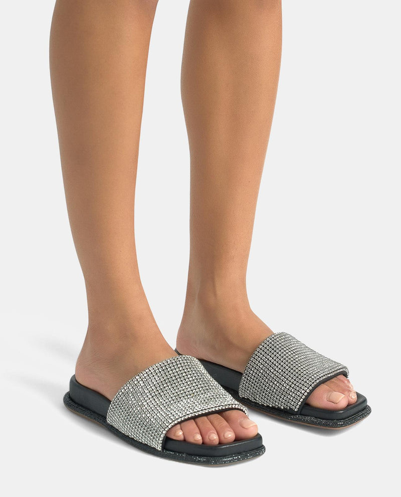 SANDAL WITH PADDED STRAP