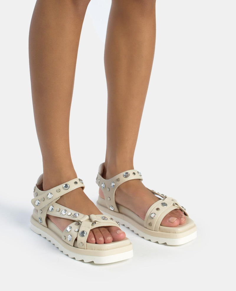 SANDALIA PLANA SUELA TRACK