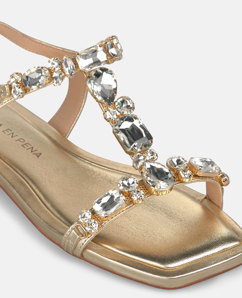 SANDALIA PLANA CON DETALLE PEDRERIA