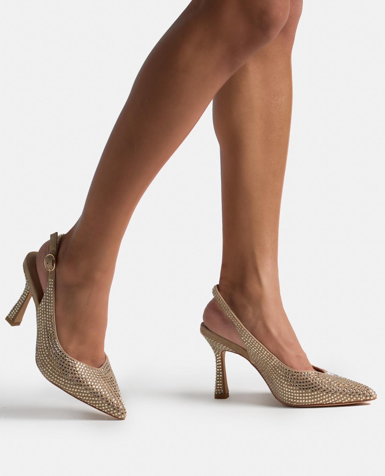 SCHUH MIT STRASS-STEINEN BESETZT