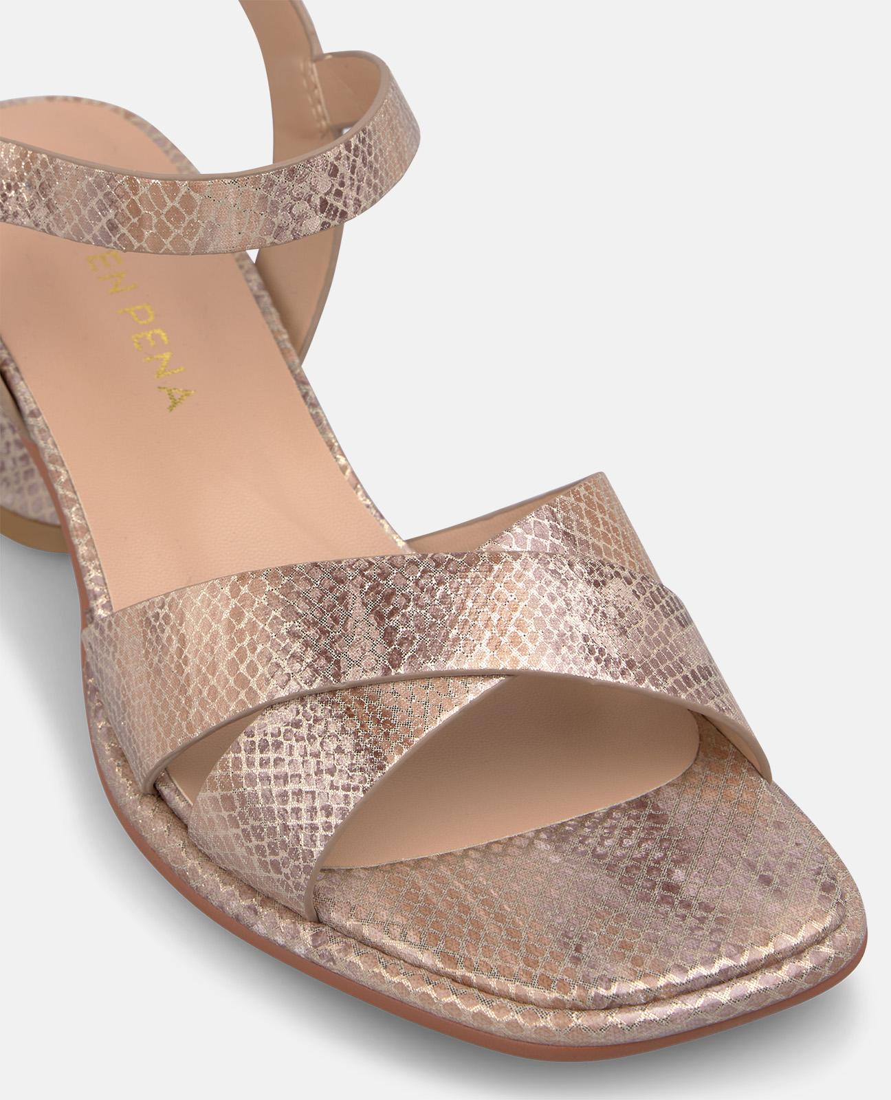 SANDALIA TACON DEDO PIEL