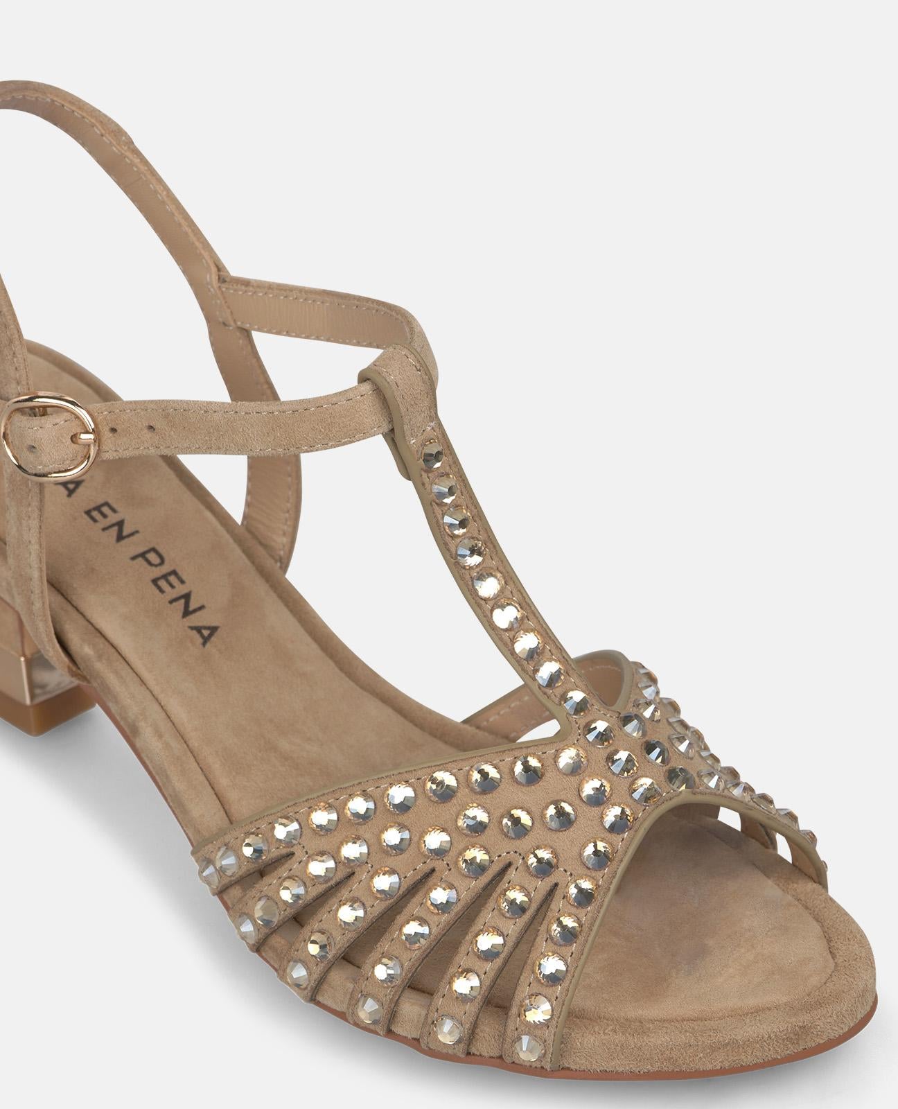 SANDALIA CON TIRAS Y PEDRERIA