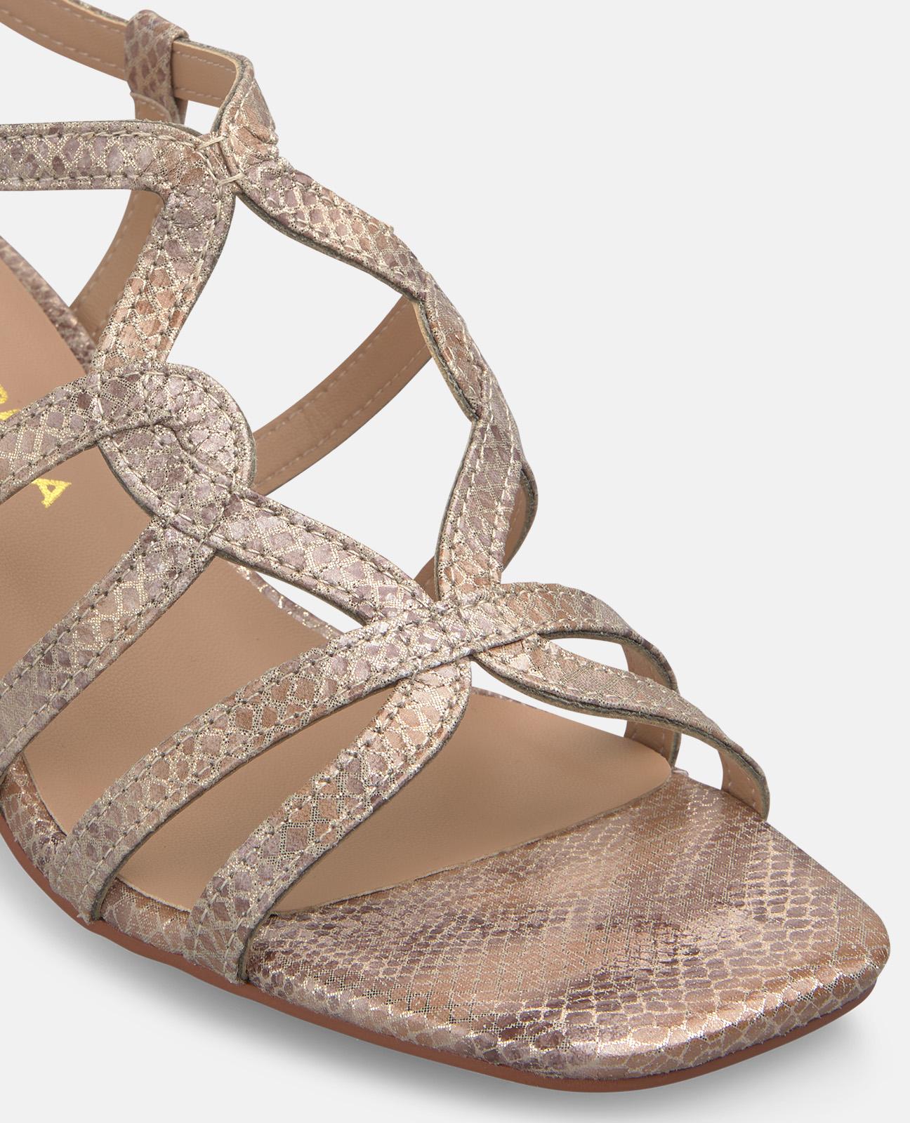 SANDÁLIA DE TIRAS MÉDIAS COM STRASS