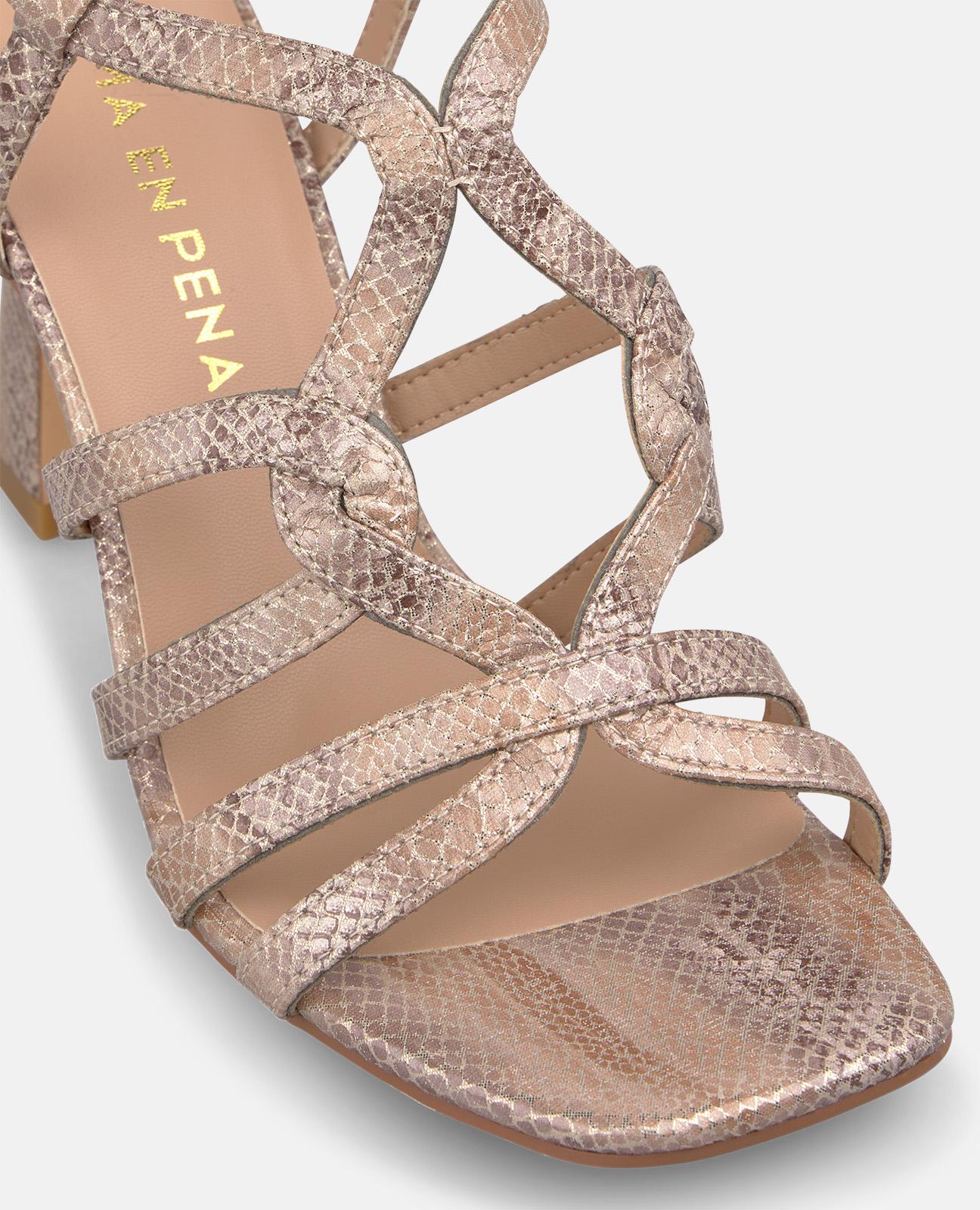 SANDALIA MEDIA MULTITIRAS