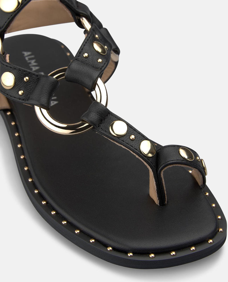 SANDÁLIA COM TACHAS