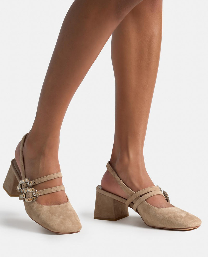 SAPATOS DE SALTO COM FIVELA