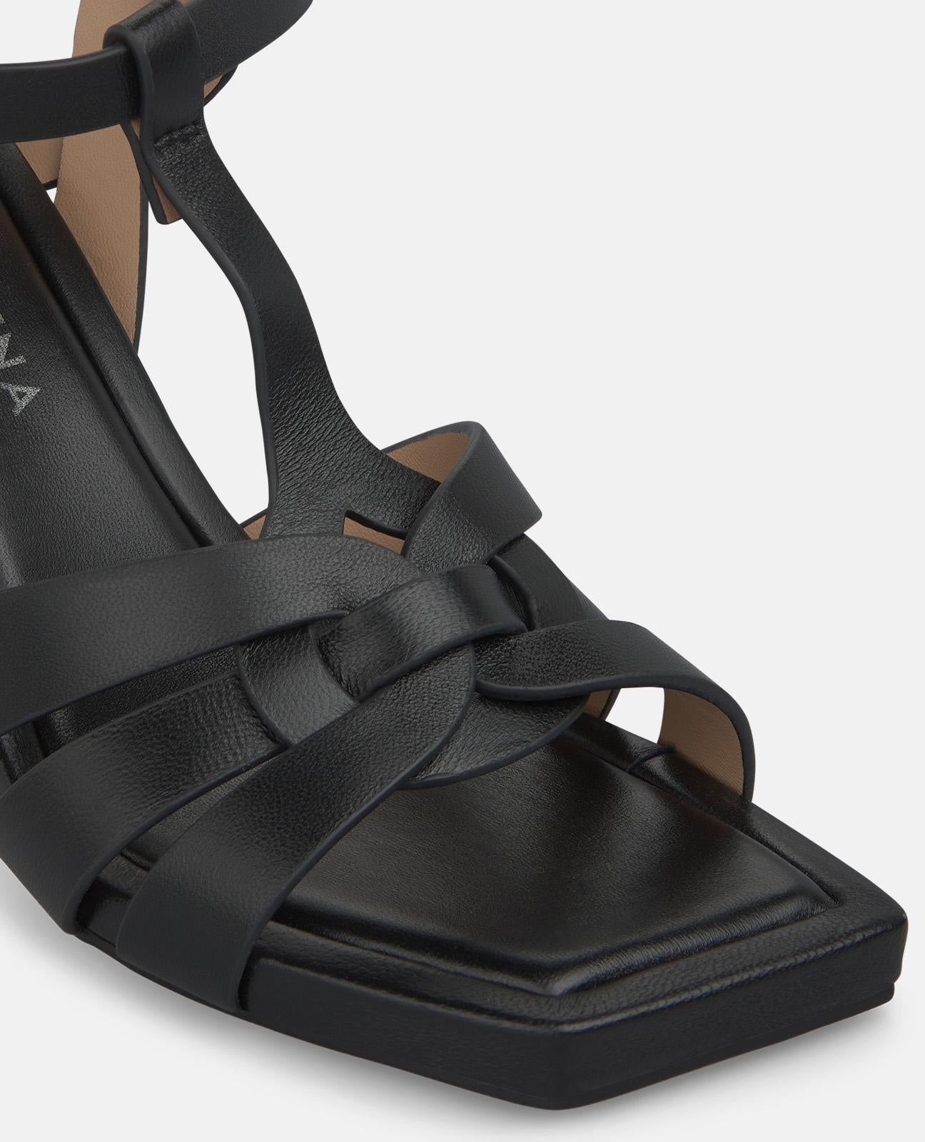 MIDDLE HEEL STRAP SANDAL
