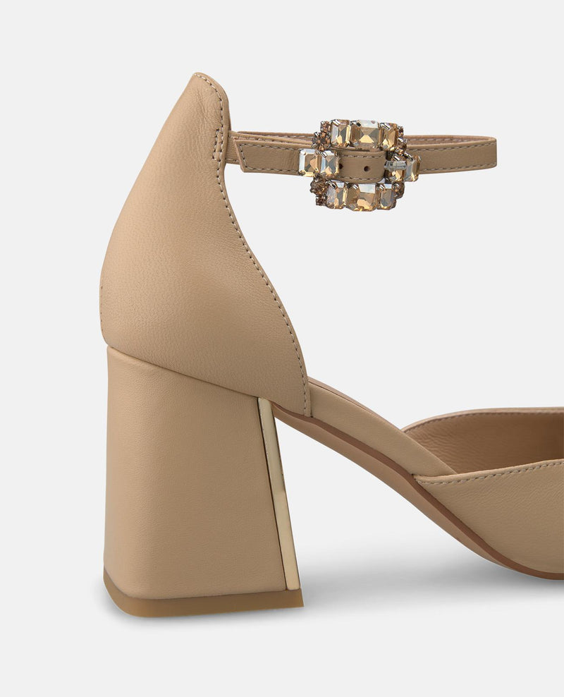 SALON TACON PUNTERA EN CONTRASTE