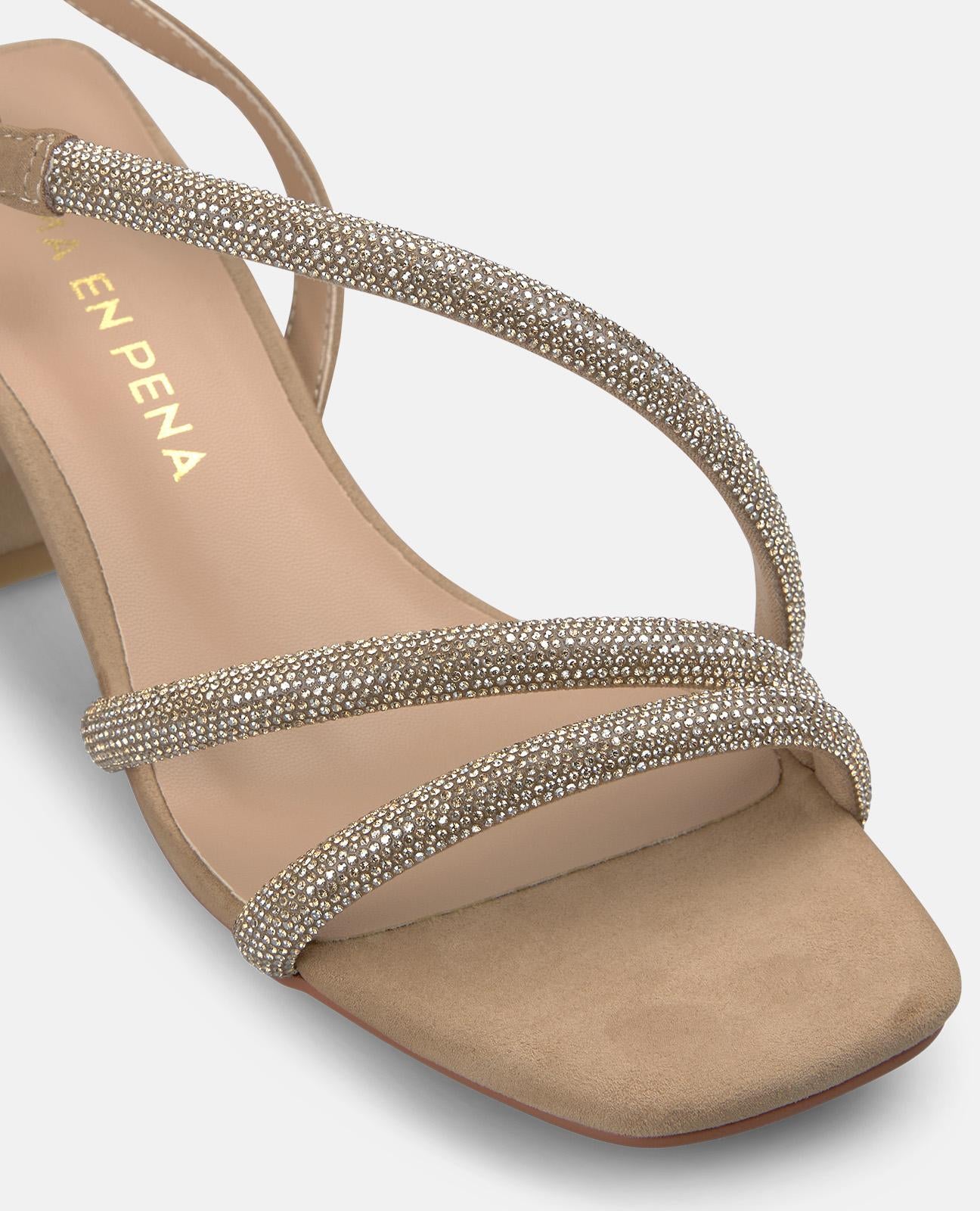 SANDÁLIA DE ALTURA MÉDIA TUBULAR