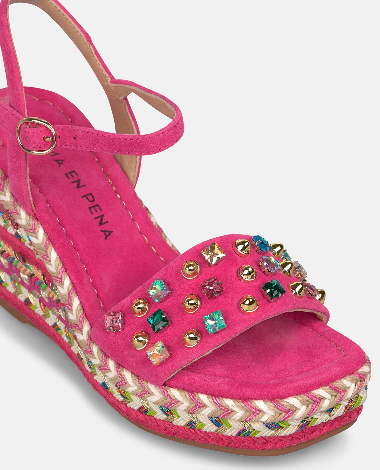 SANDALIA DE ESPARTO CON PEDRERIA EN LA CUÑA