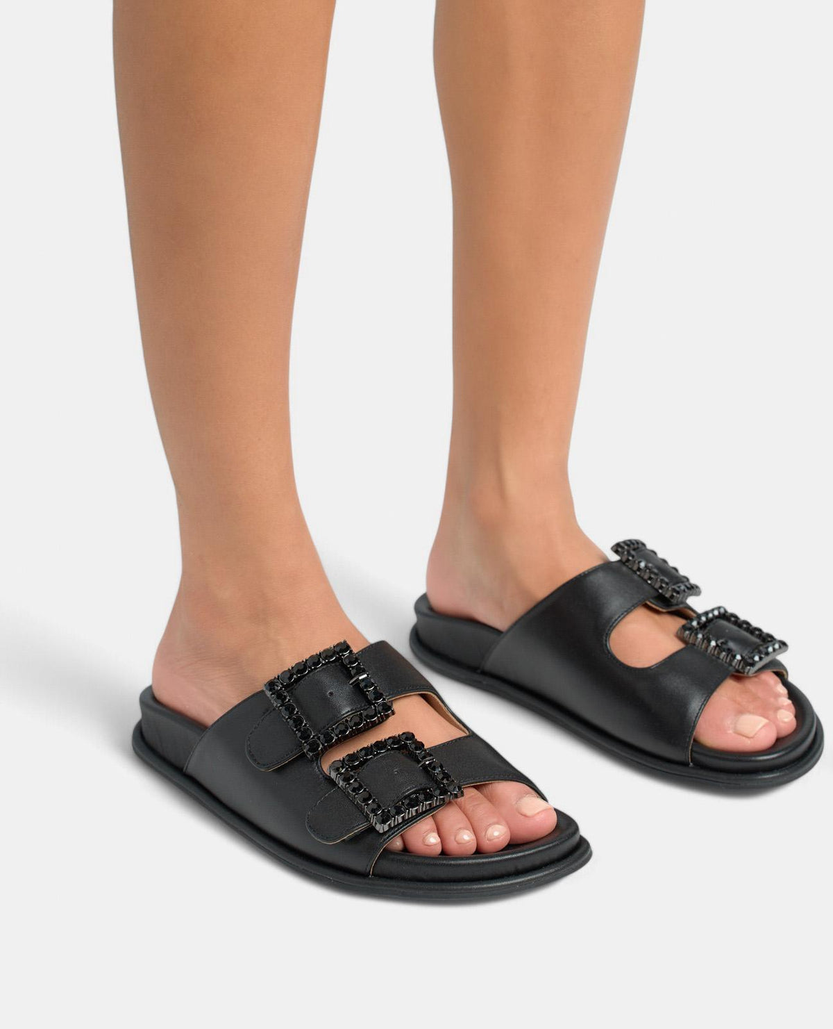 SANDÁLIA COM FIVELA DE CONFORTO