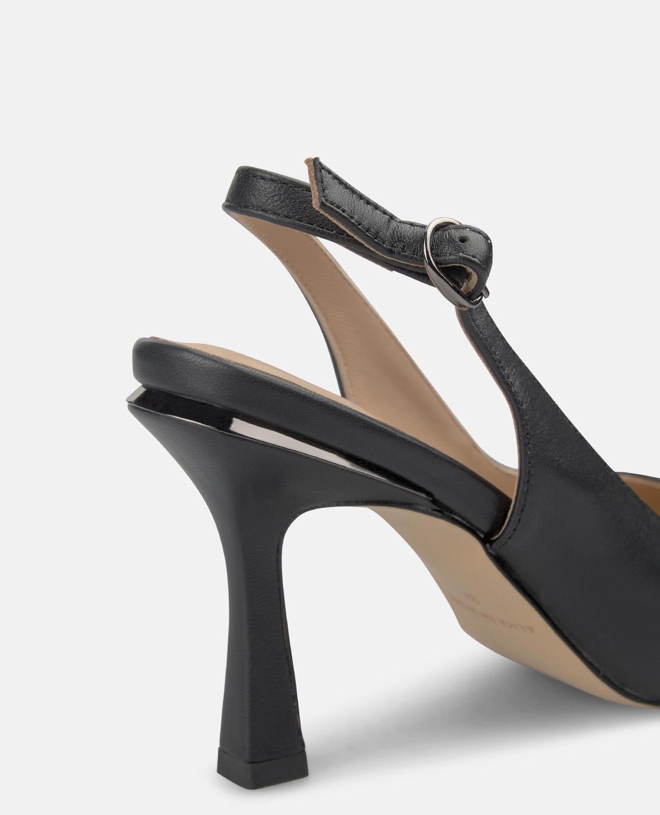 SONDERAUSSTELLUNG FÜR ABGESCHÄRFTES LEDER