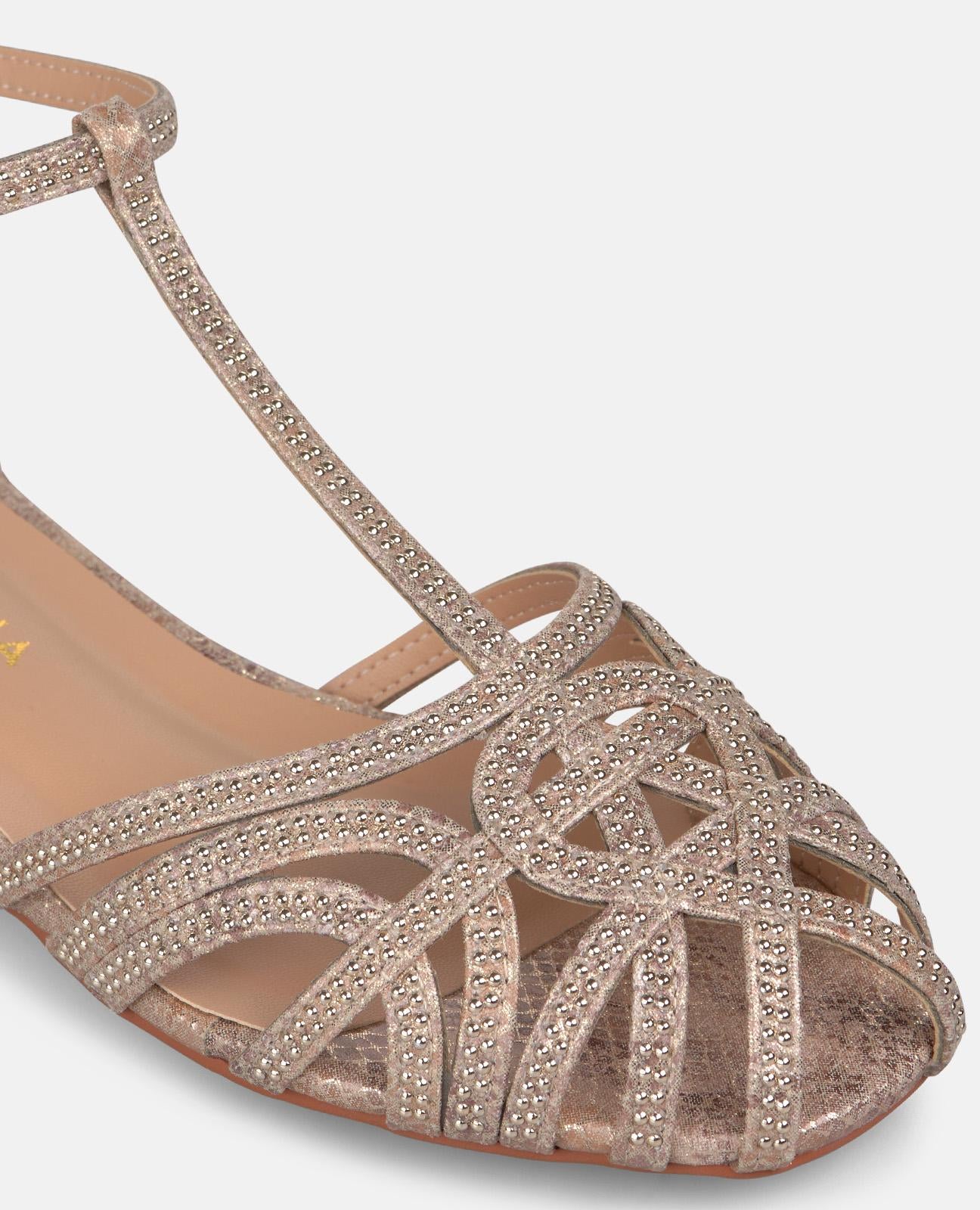 T-Shaped Beaded Crab Cage