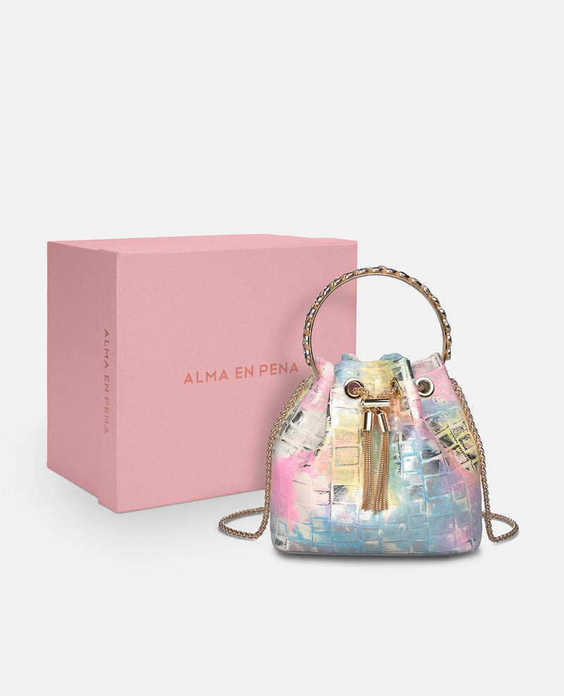 HANDTASCHE MIT STRASSBESETZTEM GRIFF