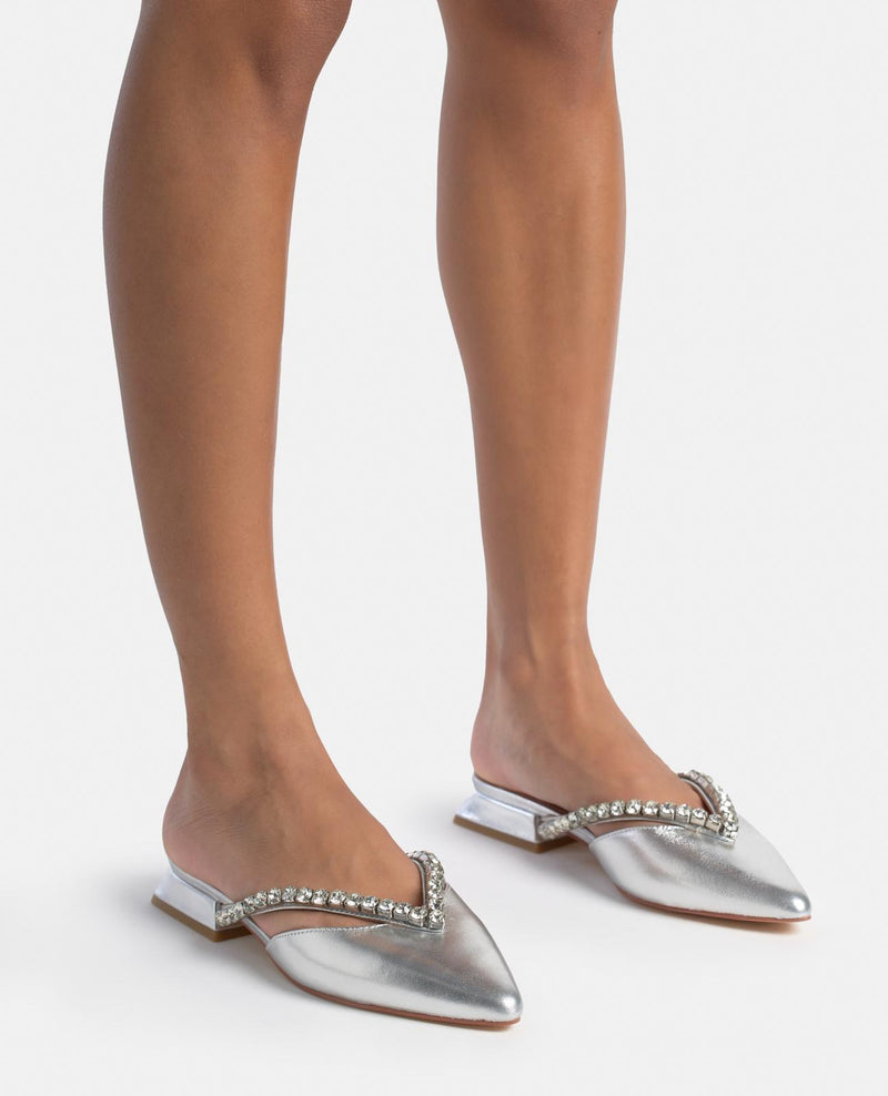 SAPATOS RASOS COM TIRAS