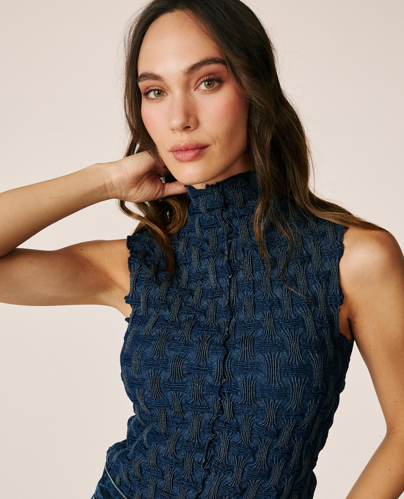 TOP SLEEVELESS