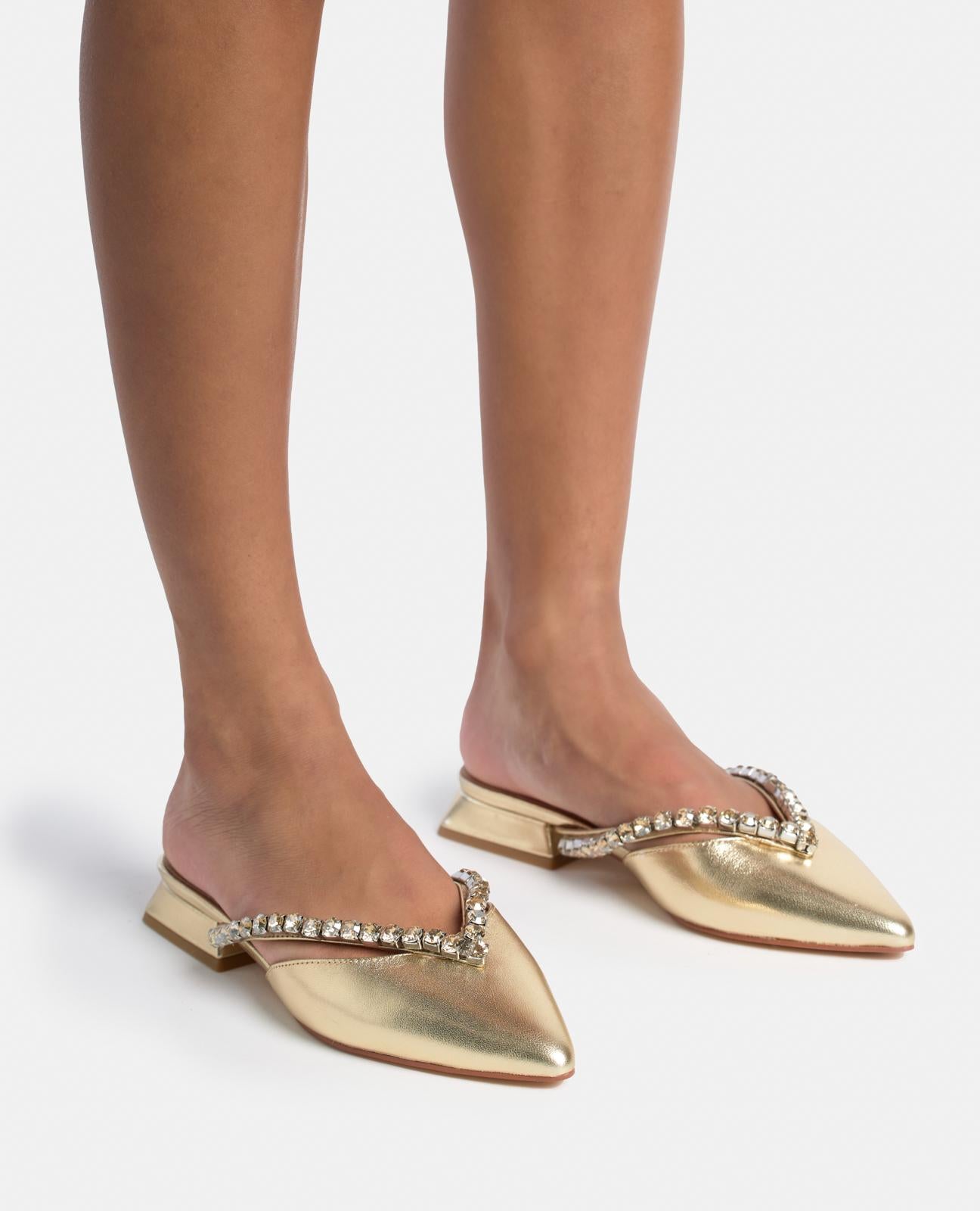 SAPATOS RASOS COM TIRAS