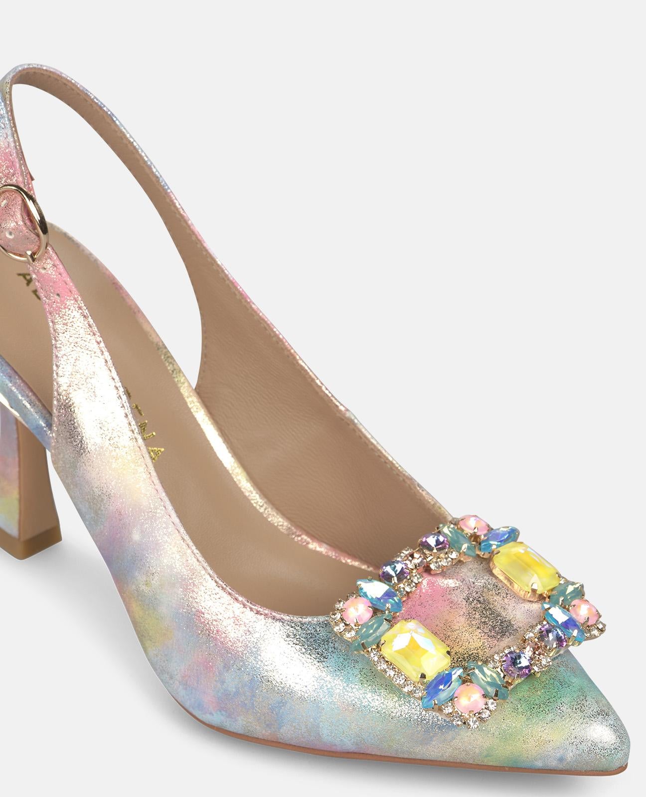 SALON DESTALONADO CON HEBILLA PEDRERIA MULTICOLOR