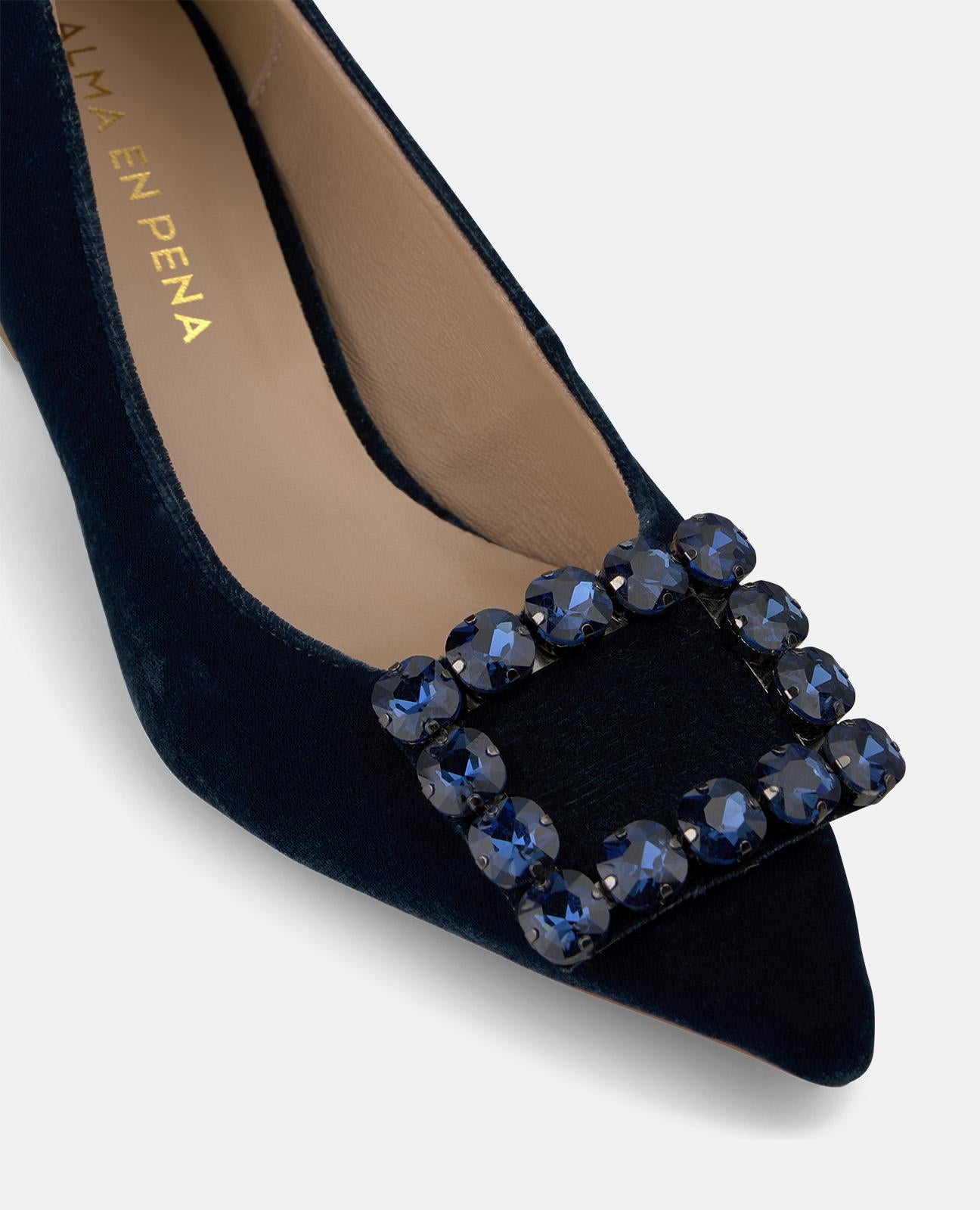 ZAPATO TACÓN TERCIOPELO CON ADORNO