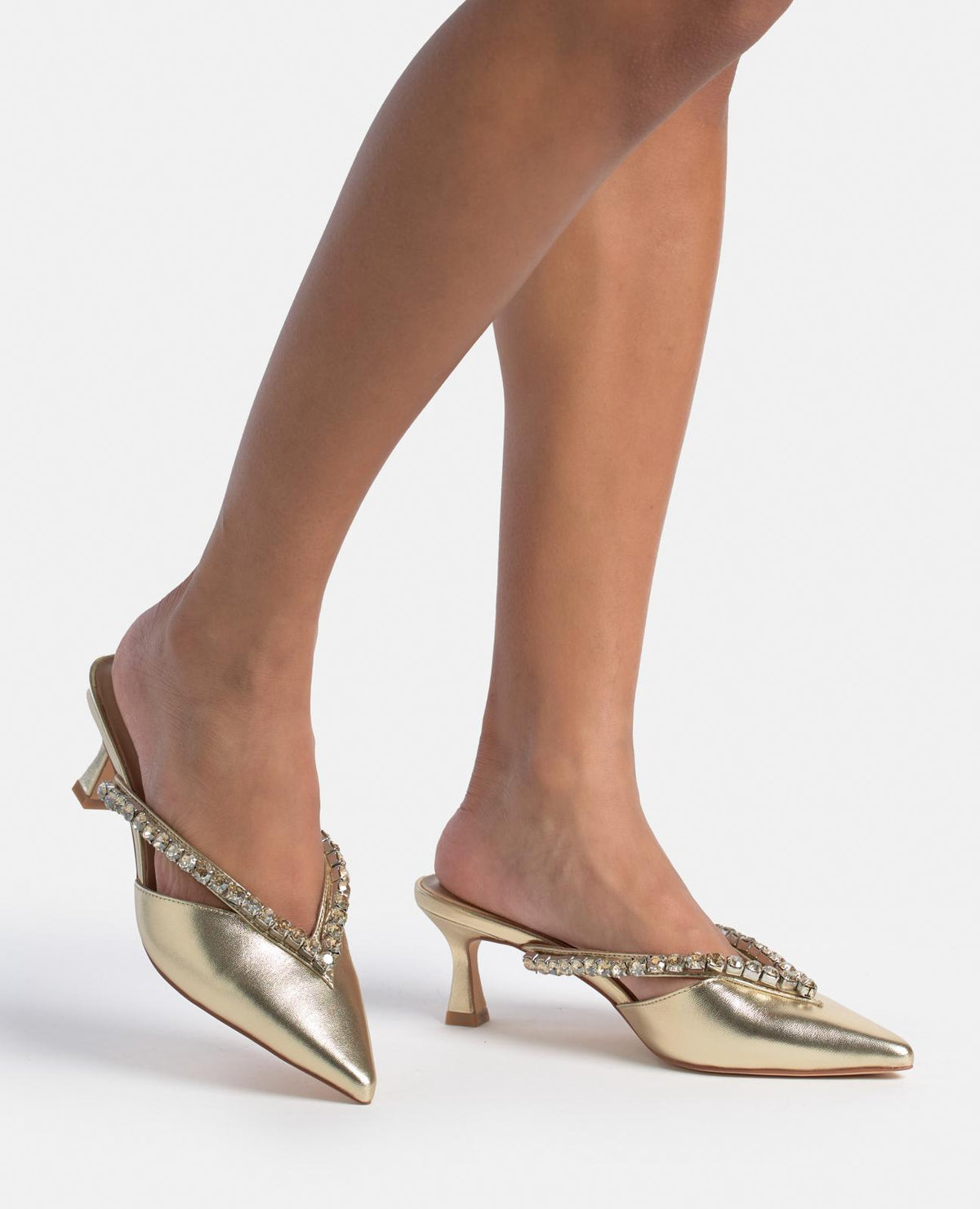 KITTEN HEELED SHOE