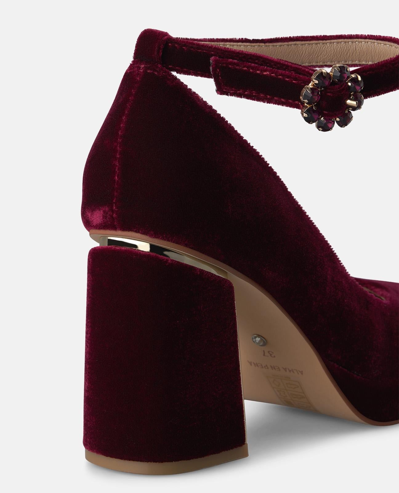 ZAPATO TACÓN ANTE CON CIERRE DE PULSERA