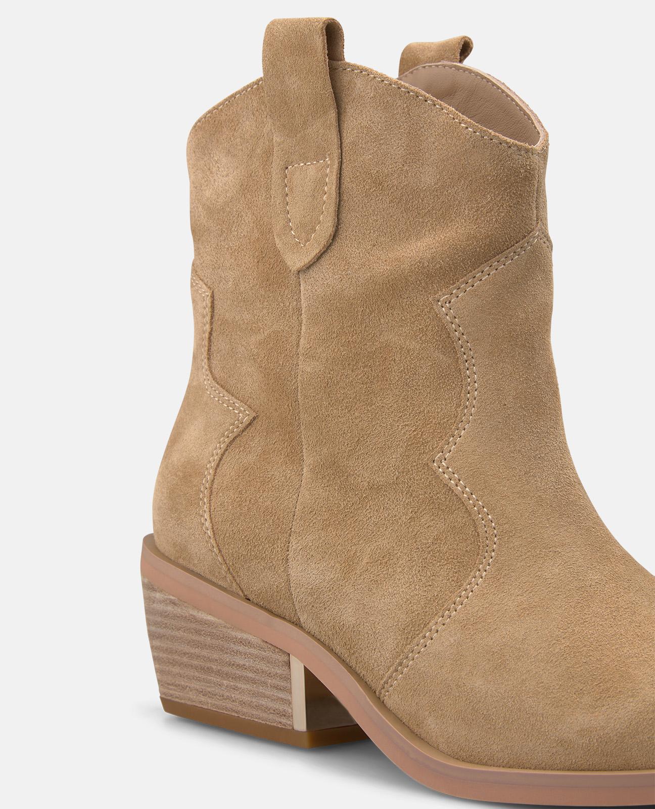 BOTÍN ESTILO COWBOY