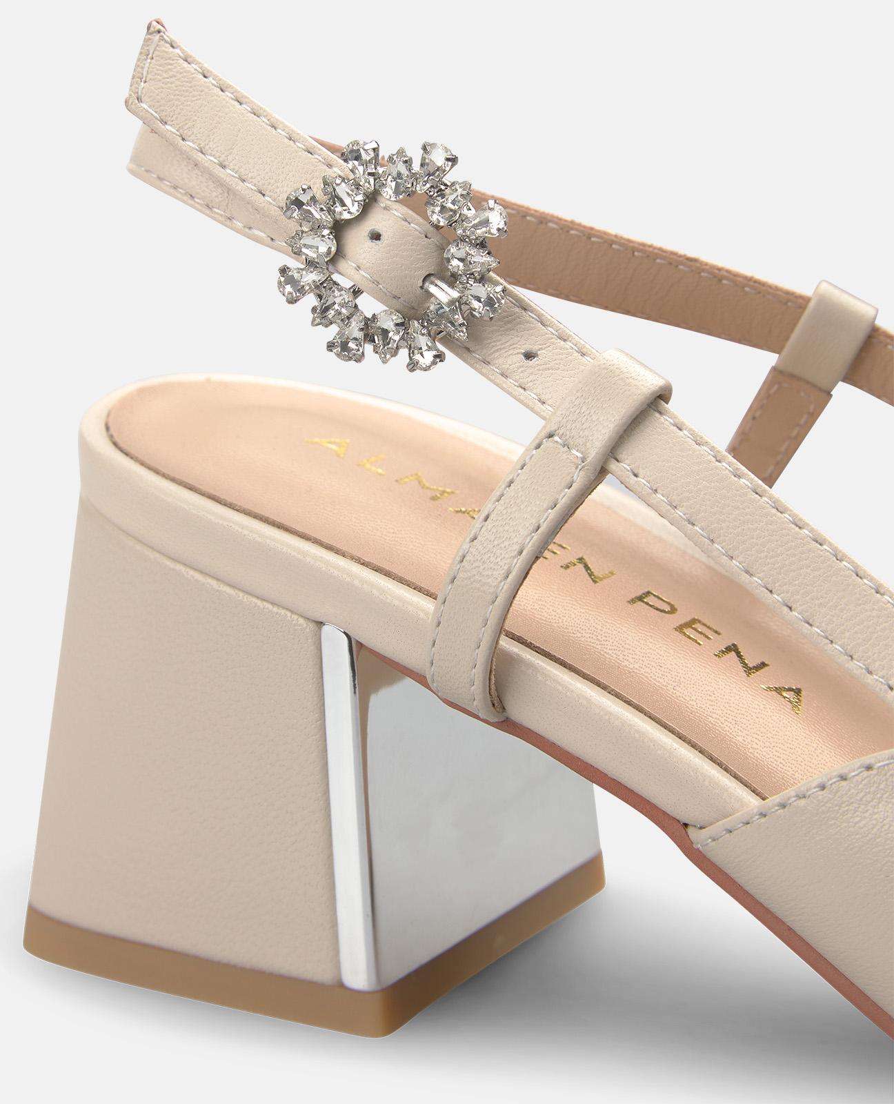 ZAPATO DESTALONADO CON TACON PUNTERA CONTRASTE