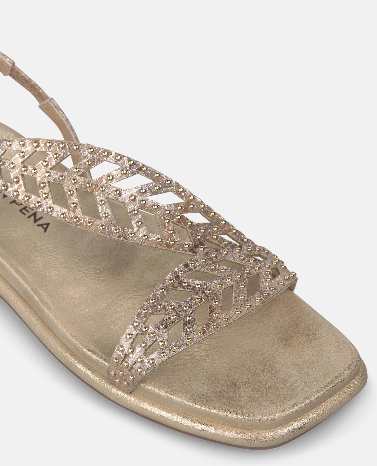 SANDALIA PLANA DETALLE HOJA