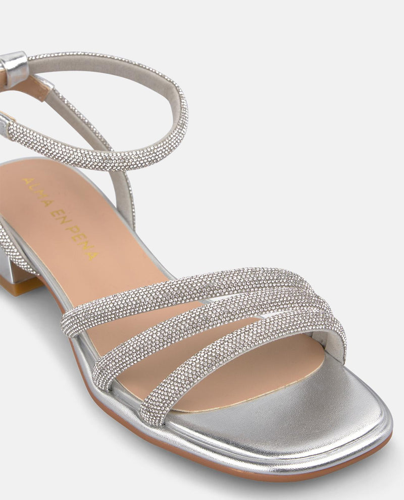 SANDALIA PLANA TRIPLE TIRA TUBULAR