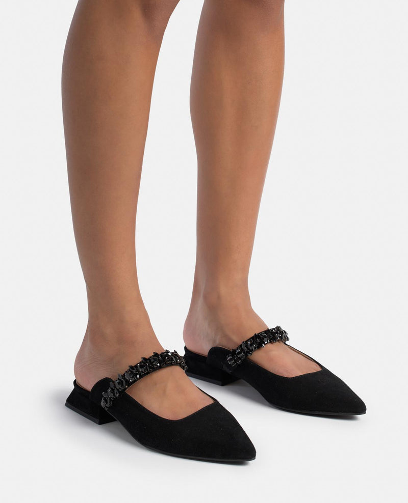 CHAUSSURE À TALON AVEC LANIÈRE EN STRASS