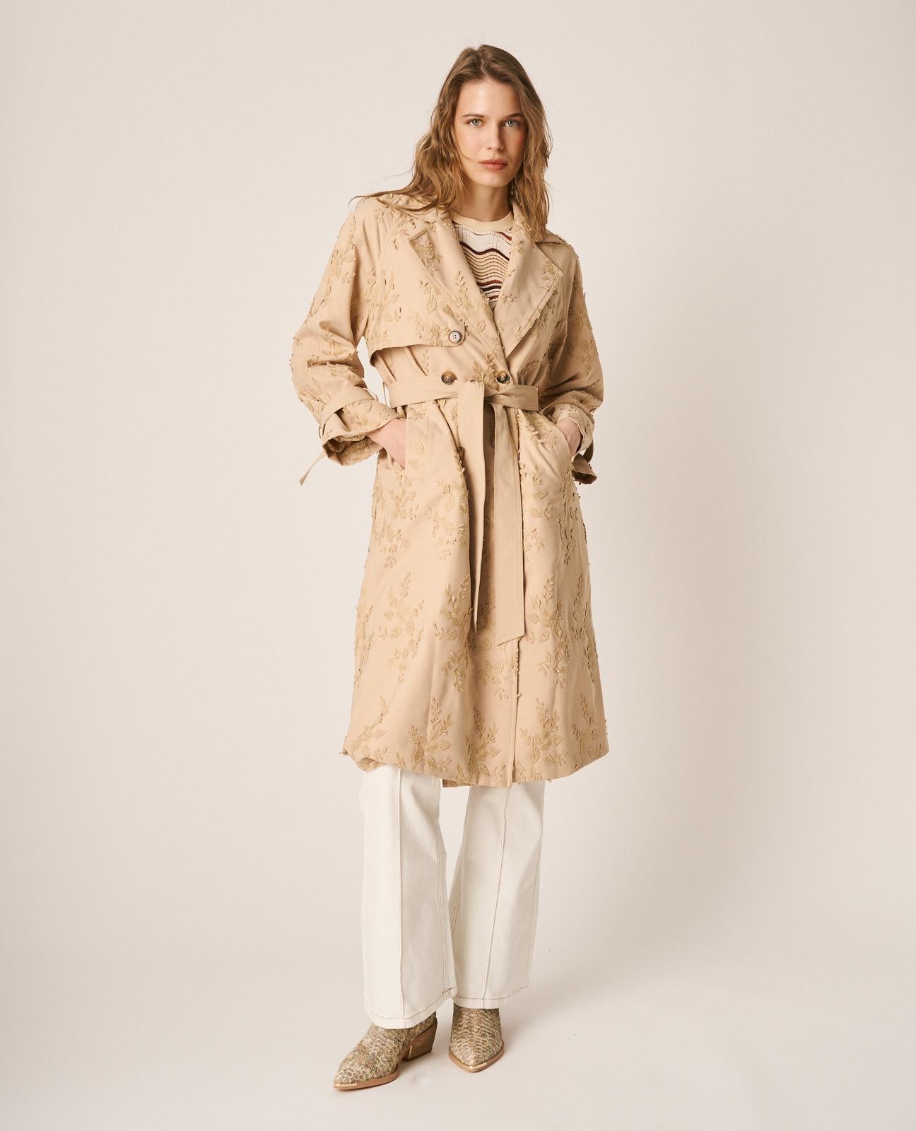 TRENCH BORDADO FLORAL
