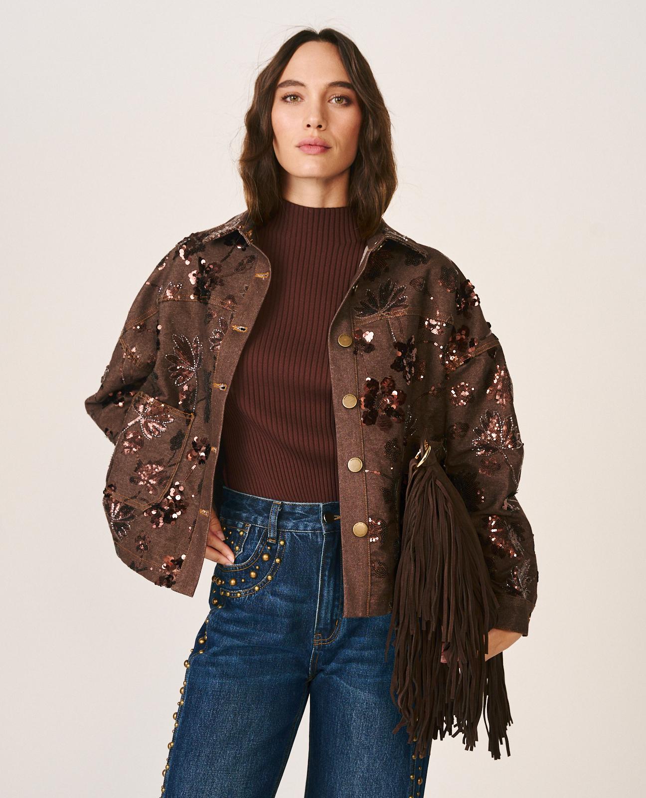 CHAQUETA SARGA BORDADOS FLORALES