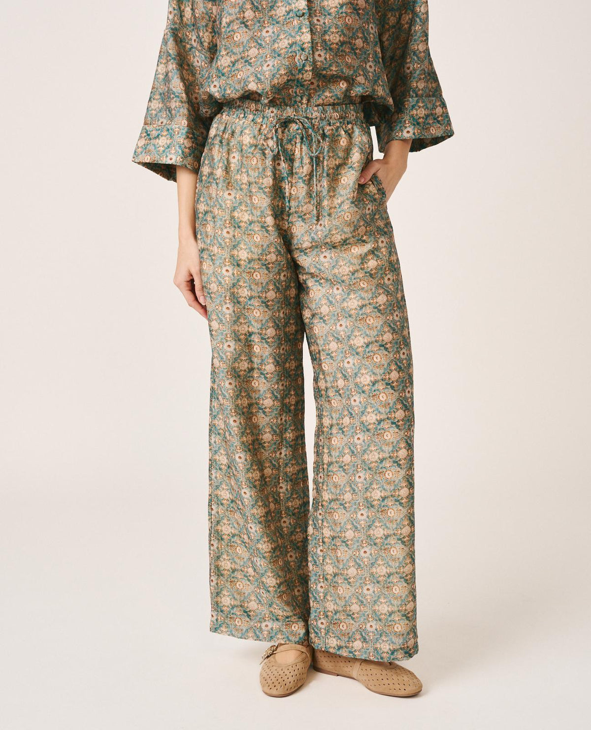 PANTALÓN LARGO