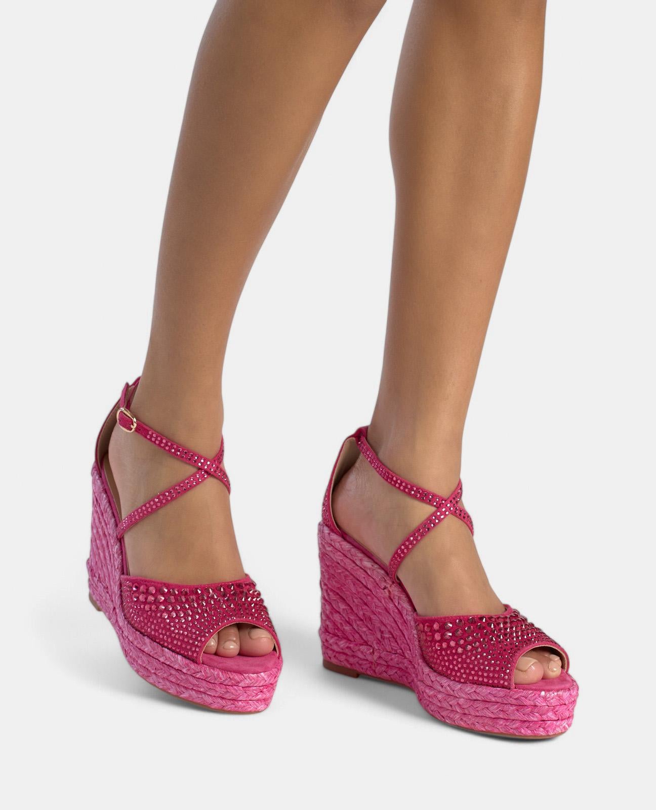 CUNHA COM TIRAS DE STRASS