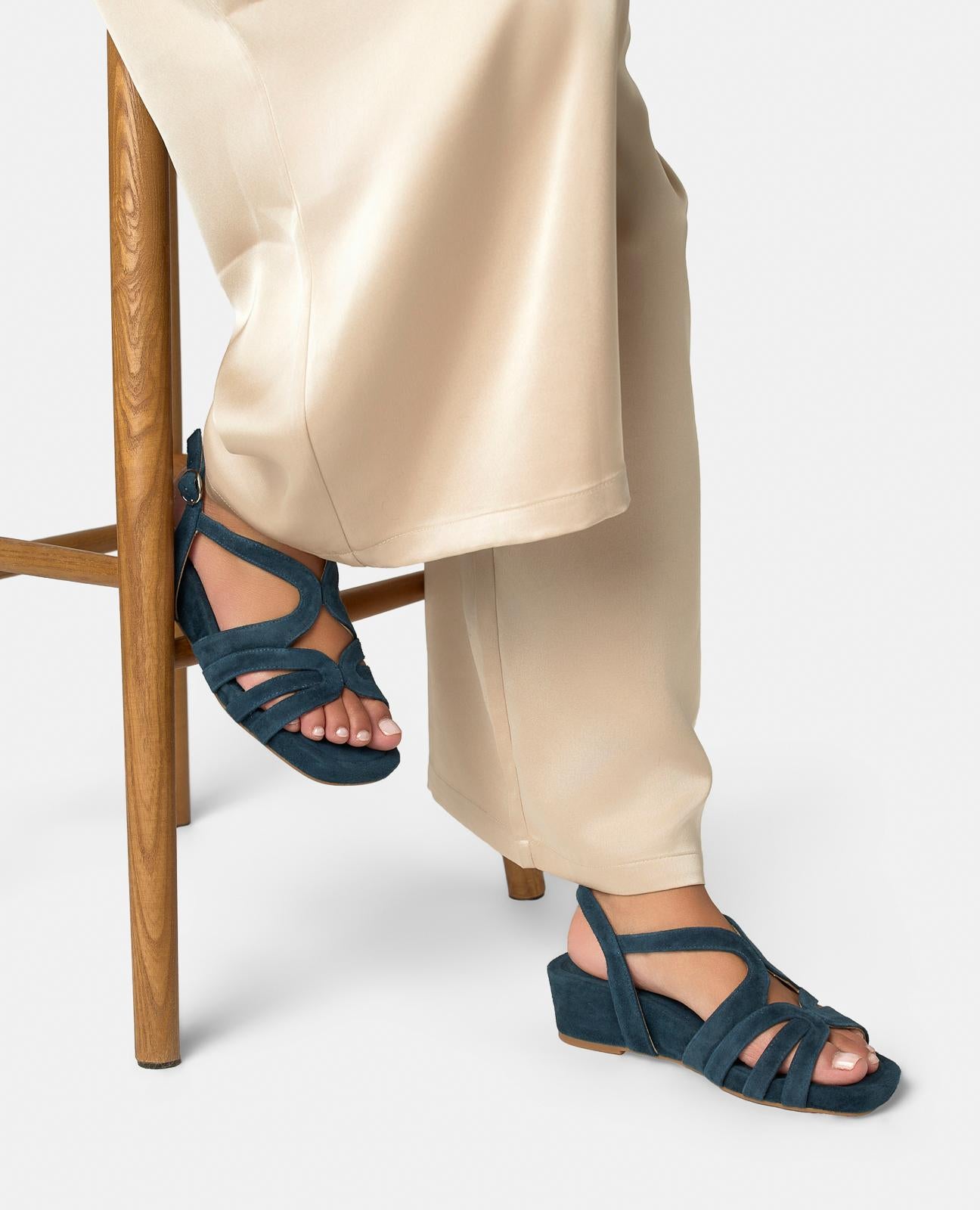 SANDALIA CUÑA BASICA