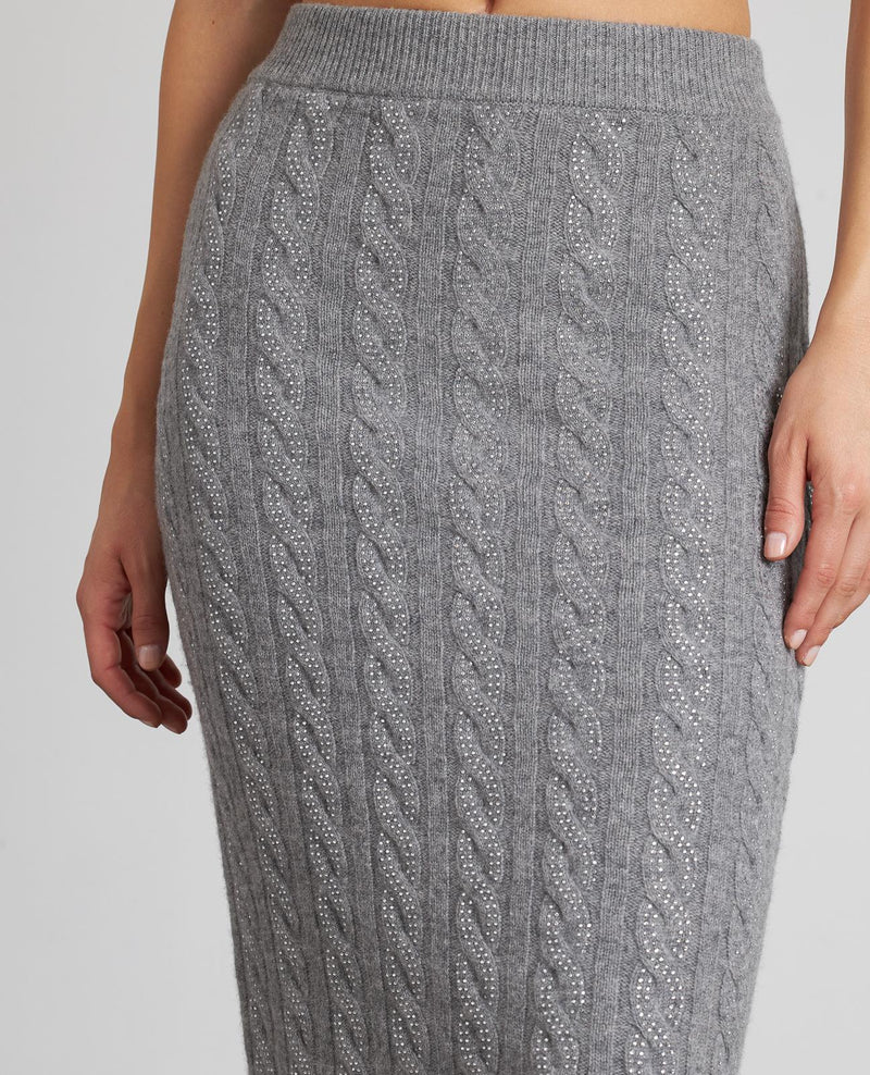 FALDA PUNTO OCHOS PEDRERÍA