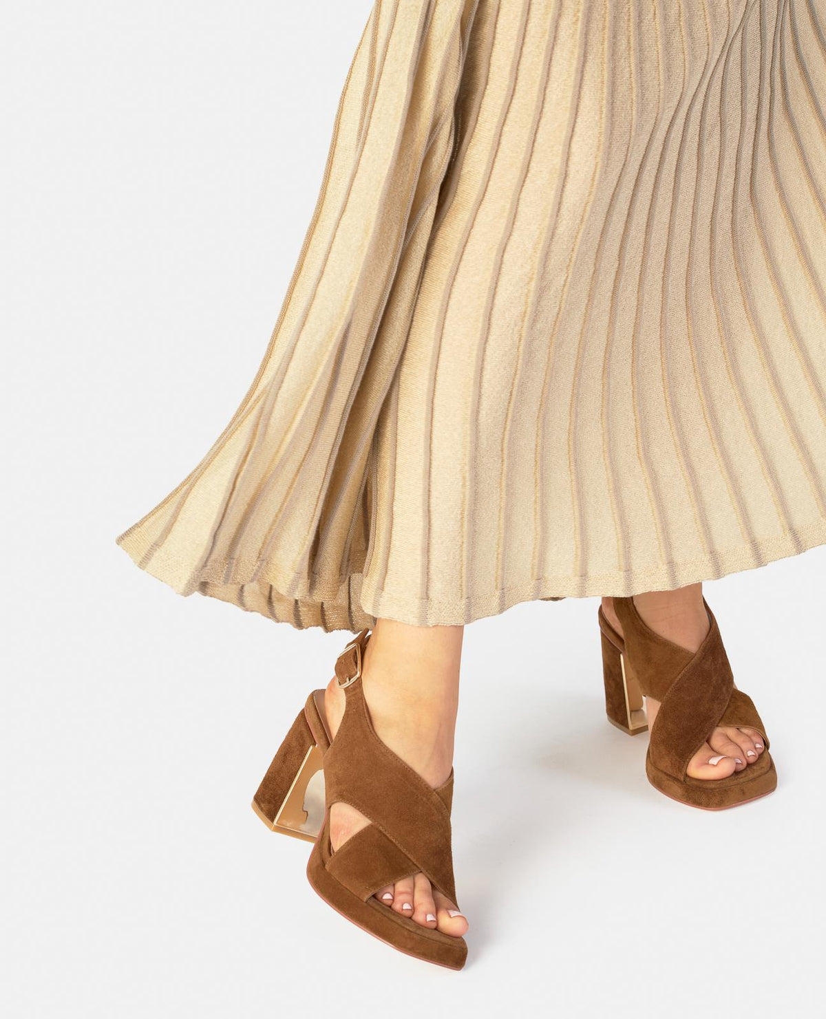 WIDE STRAP SANDAL