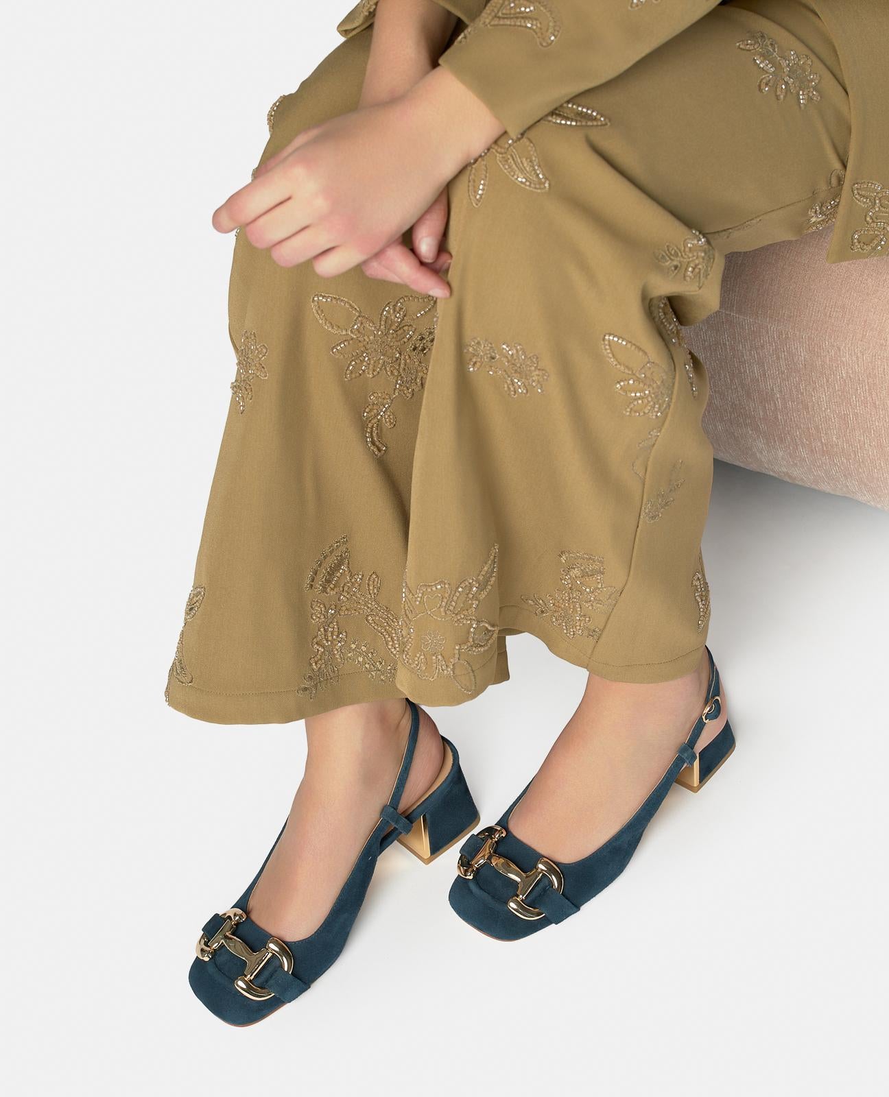 ZAPATO DESTALONADO CON HEBILLA