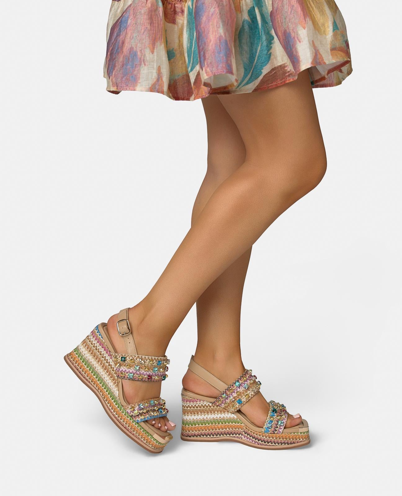 SANDALIA MULTICOLOR DE ESPARTO
