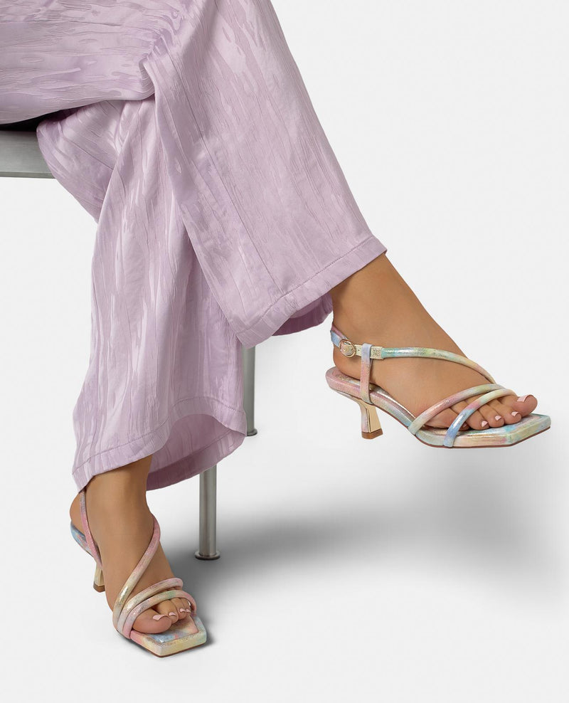 SANDALIA DE ESTRUCTURA CRUZADA