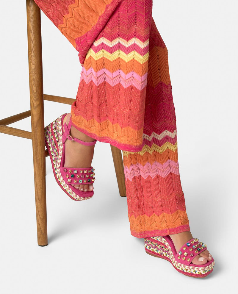 SANDALIA DE ESPARTO CON PEDRERIA EN LA CUÑA