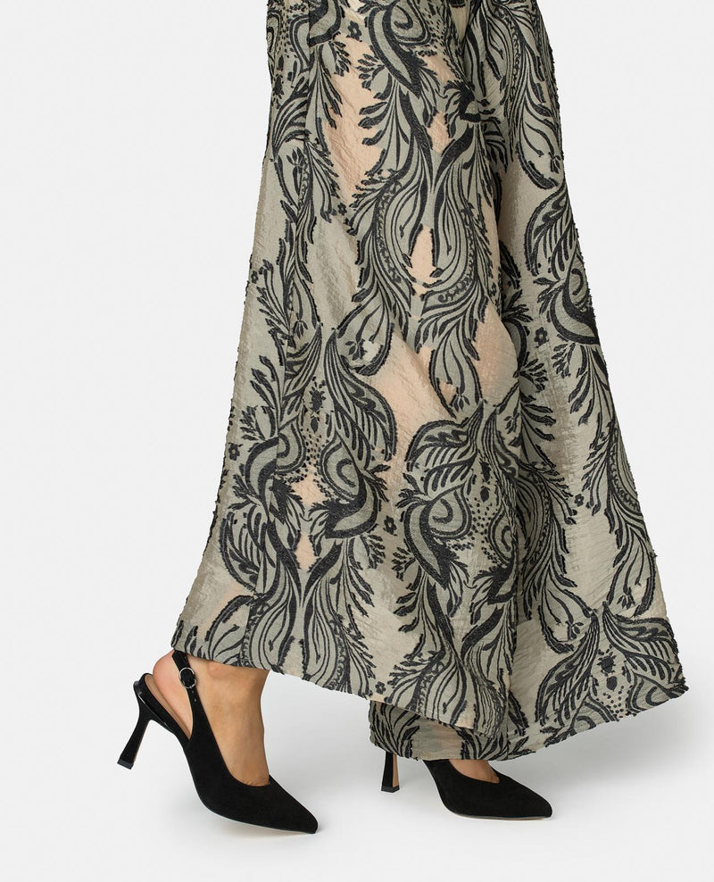 SALON ESPECIAL DESTALONADO