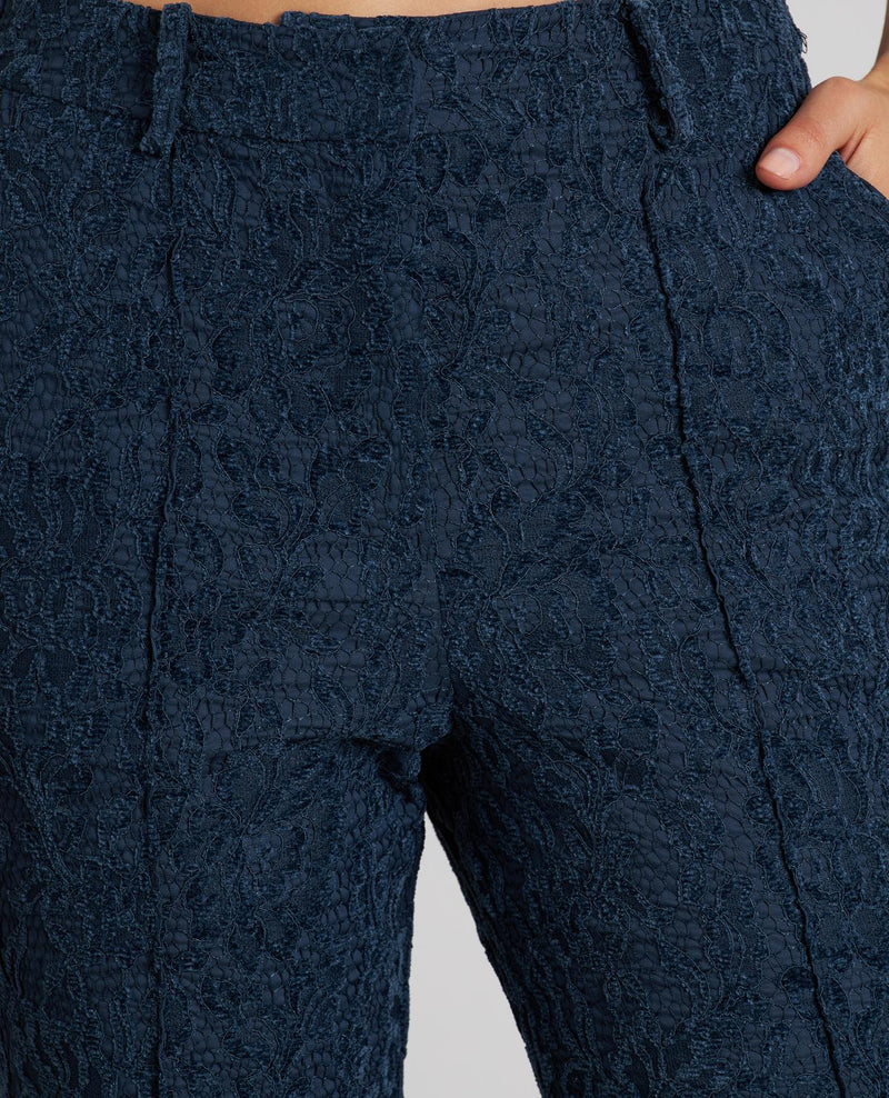 TEXTURED FLARE JEGGING